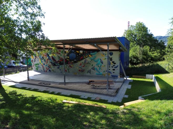 Venkovní sezóna se loučí! Ještě do konce týdne máte šanci si zalézt na venkovní boulderovce, než ji Luba nemilosrdně...