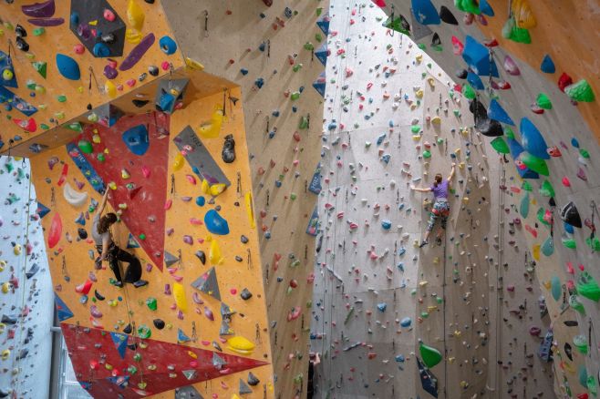 Hlášení ze stěny 📣 Luba dnes dotáhl poslední z dvanácti nových cest v profilech Ádr a plotna – tentokrát v rozpětí od...