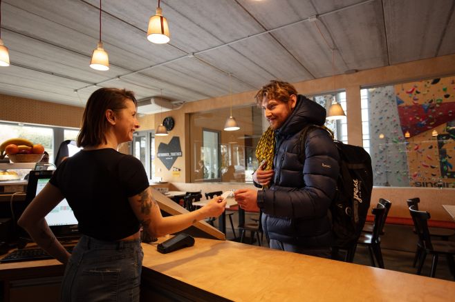 MultiSportku? Bereme!🫡 Od teď ji můžete použít i u nás na stěně – s MultiSport kartou lezete levněji: • dopoledne s...